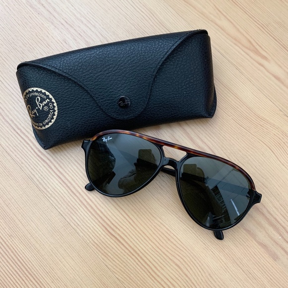 Vintage \'90s Ray Ban Aviator Sunglasses